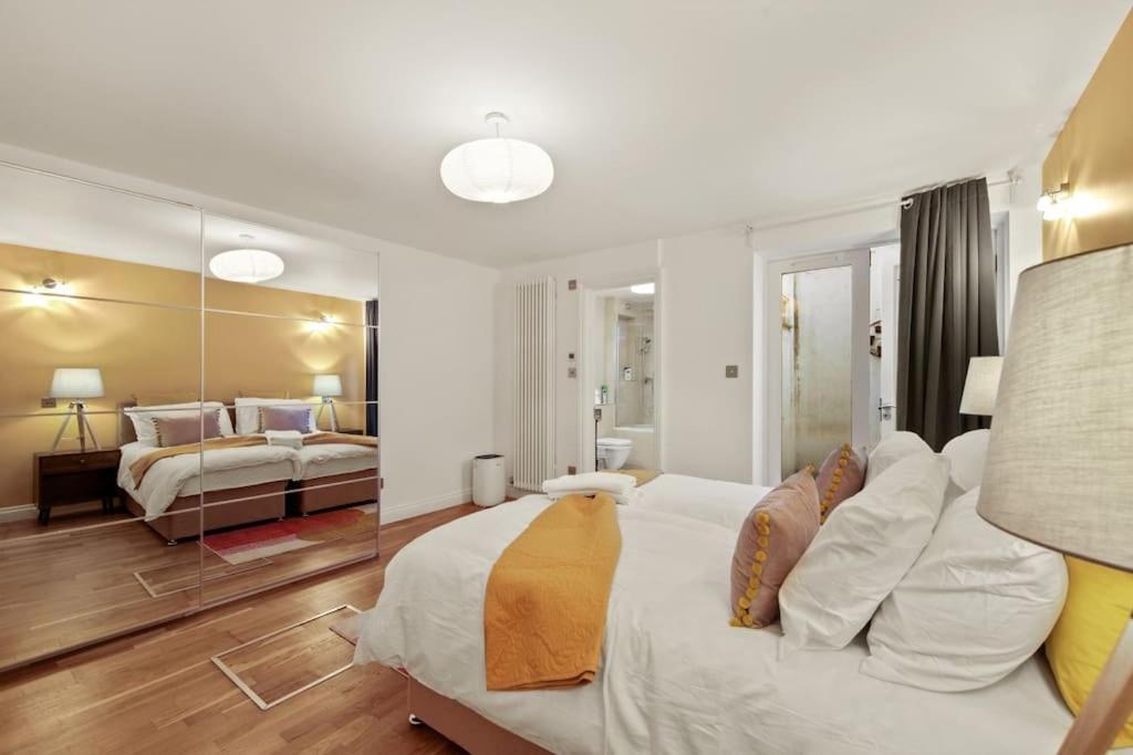 Stylish In Euston And Near Camden With Private Roof Terrace * Londra