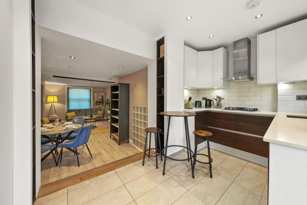 Appartamento Stylish In Euston And Near Camden With Private Roof Terrace Londra
